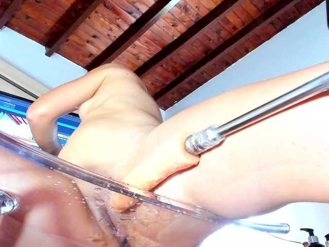 Nahomidi-bello's BongaCams show and profile