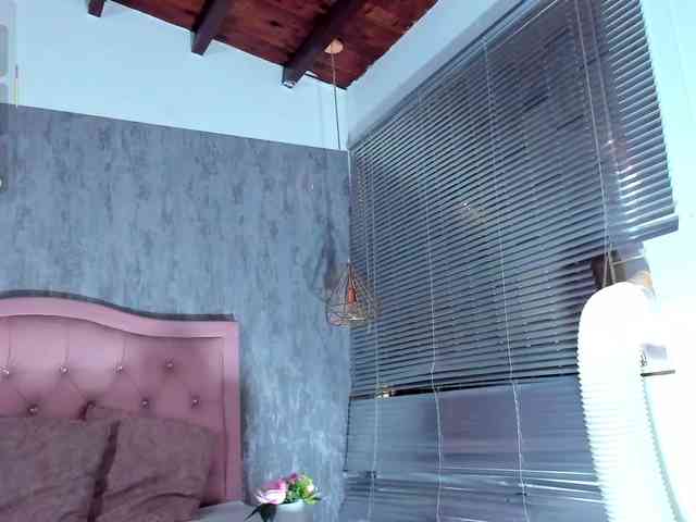 Nahomidi-bello Live Webcam on BongaCams