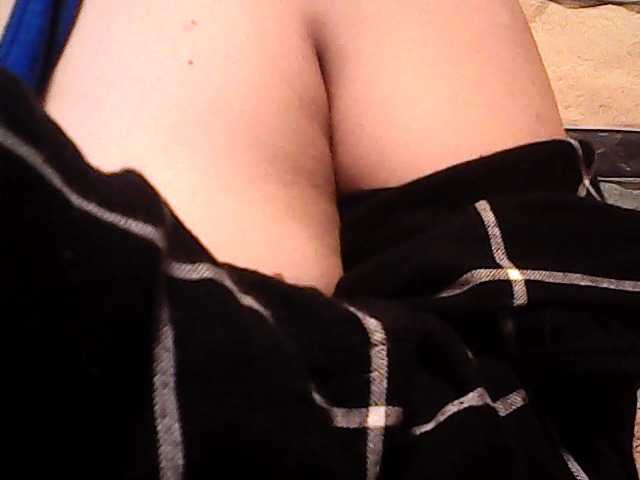 lovelyshantal's BongaCams show and profile