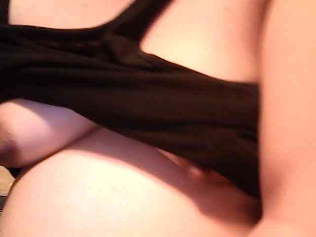 lovelyshantal Live Webcam on BongaCams