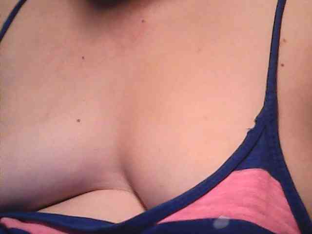 lovelyshantal webcam