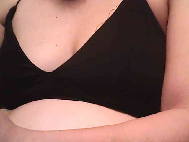 lovelyshantal webcam