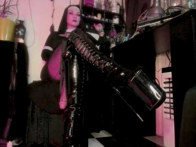  miss-asmodeus chat room