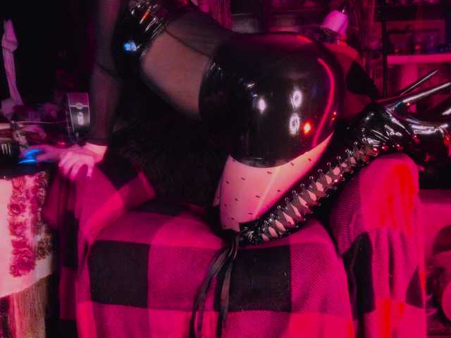 miss-asmodeus's BongaCams show and profile