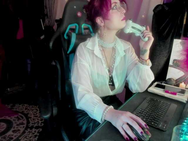 miss-asmodeus from BongaCams