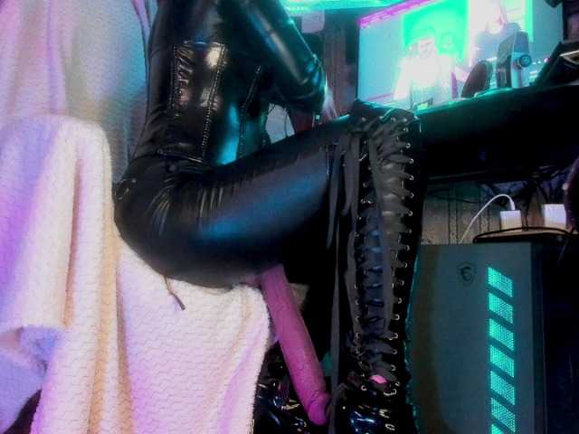 miss-asmodeus from BongaCams is Freechat