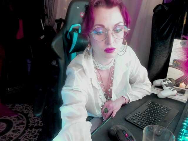 miss-asmodeus from BongaCams