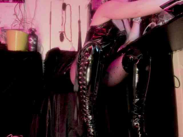 miss-asmodeus Live Webcam on BongaCams