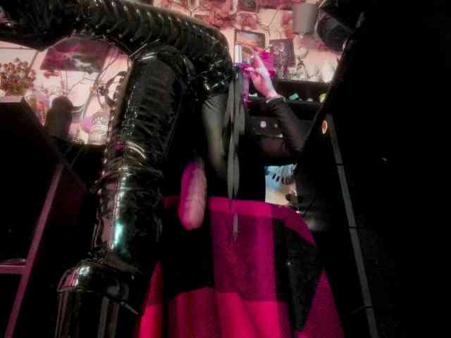 miss-asmodeus webcam