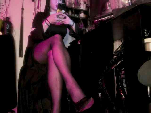 miss-asmodeus webcam