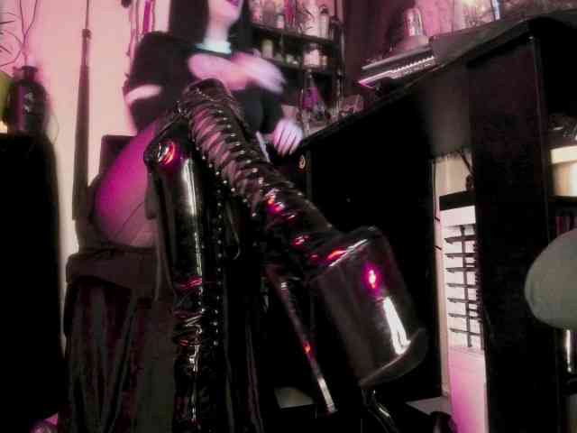 miss-asmodeus webcam