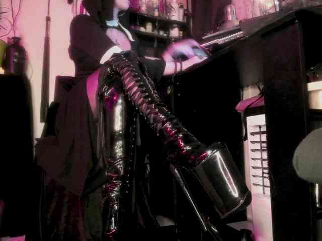 miss-asmodeus webcam