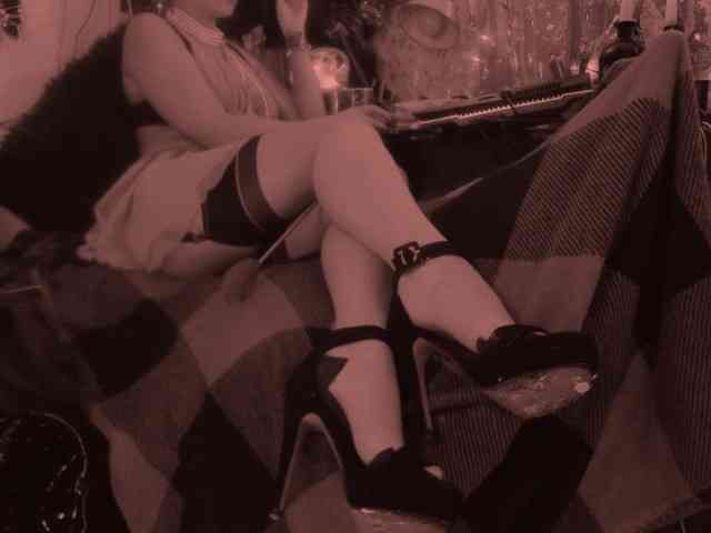 miss-asmodeus webcam