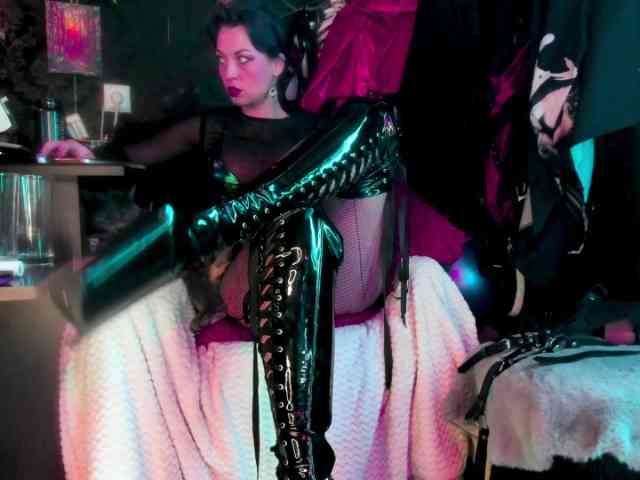 miss-asmodeus webcam