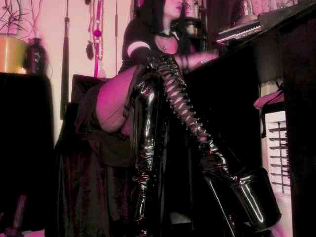 miss-asmodeus webcam