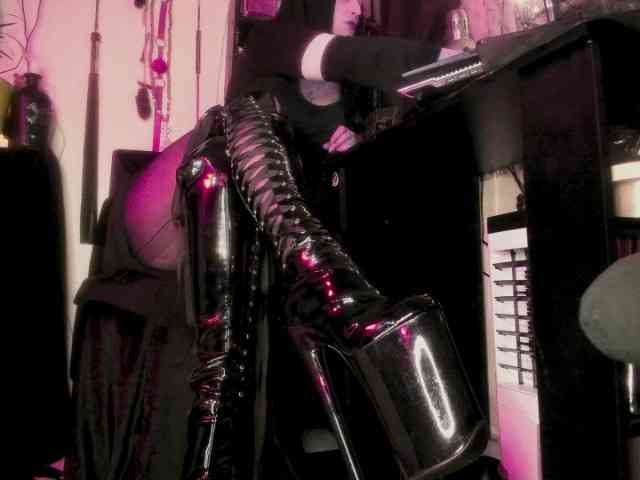 miss-asmodeus webcam