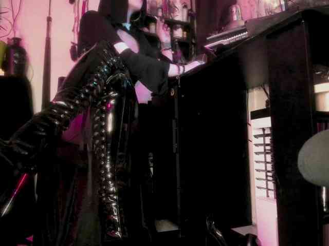 miss-asmodeus webcam