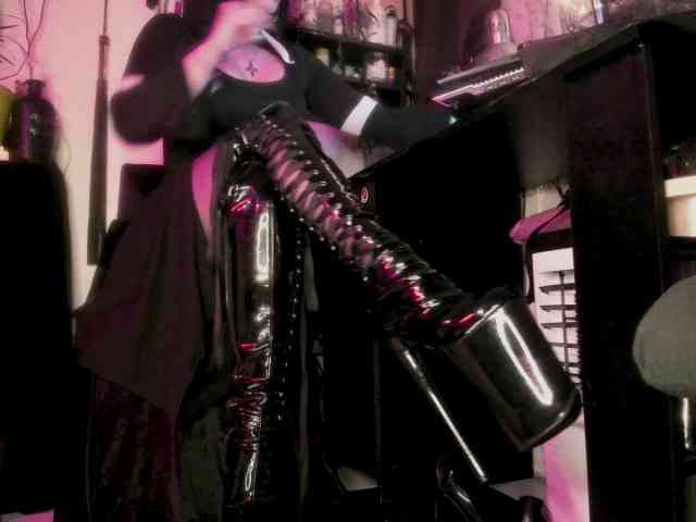 miss-asmodeus webcam