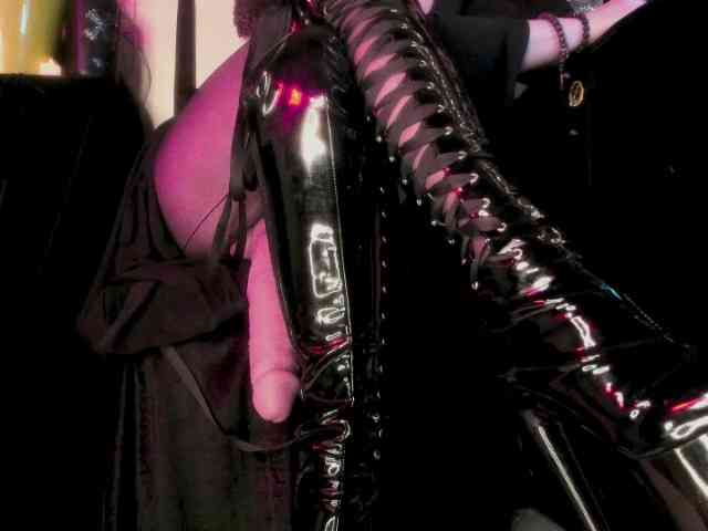 miss-asmodeus webcam