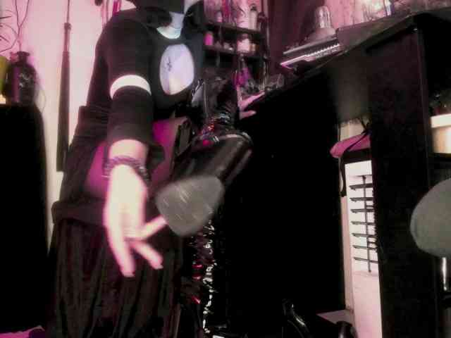 miss-asmodeus webcam