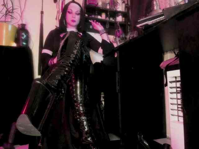 miss-asmodeus webcam