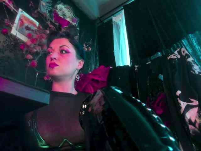 miss-asmodeus webcam