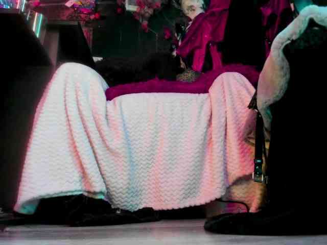 miss-asmodeus webcam