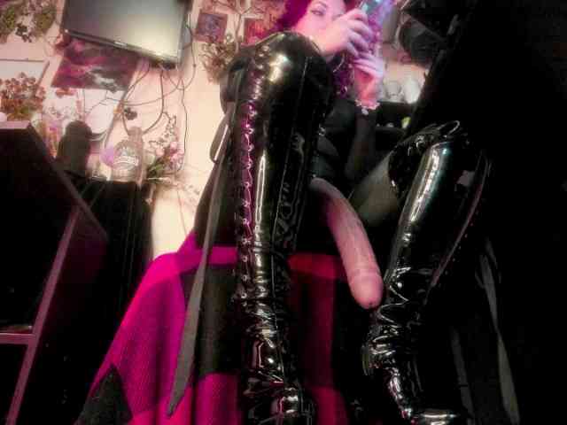 miss-asmodeus webcam