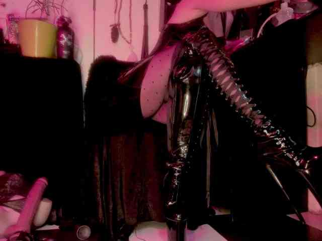 miss-asmodeus webcam