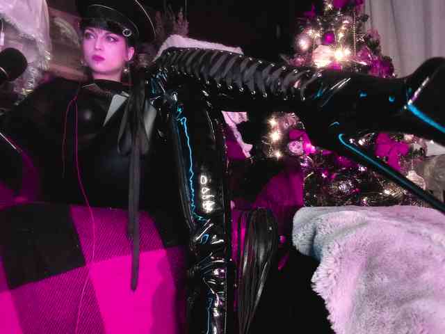 miss-asmodeus webcam