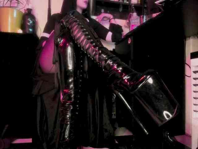 miss-asmodeus webcam