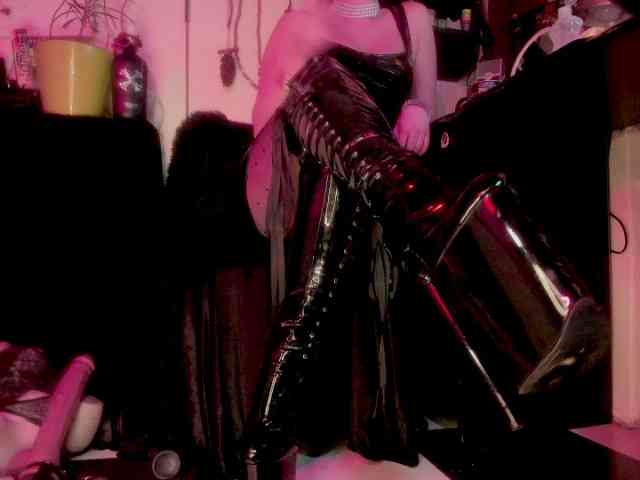 miss-asmodeus webcam