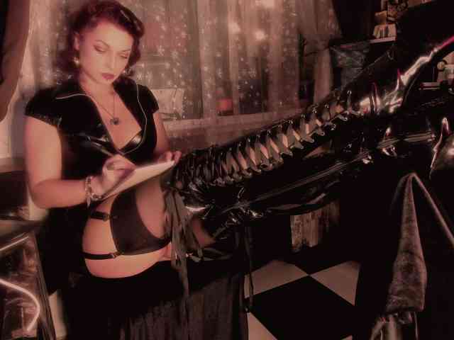 miss-asmodeus webcam