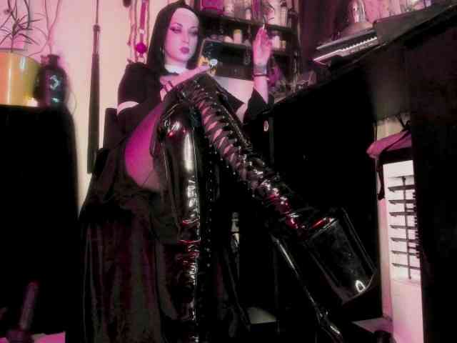 miss-asmodeus webcam