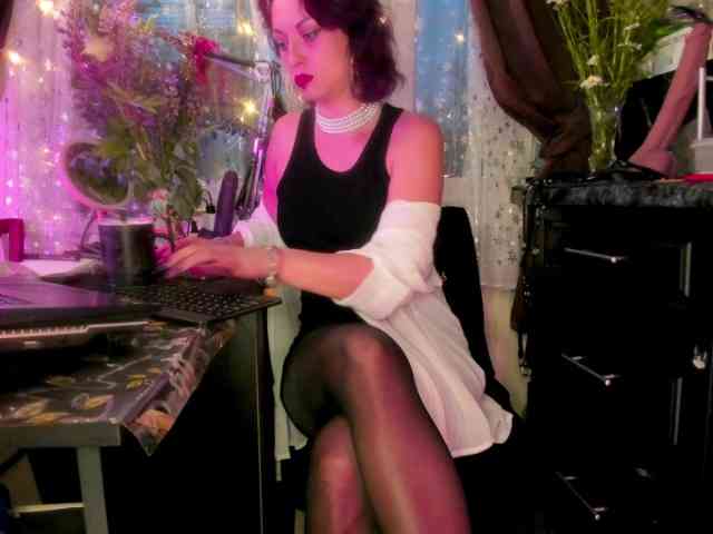 miss-asmodeus webcam