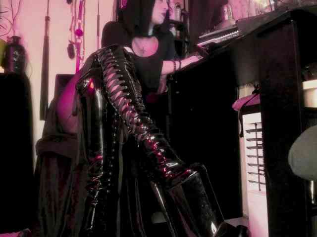 miss-asmodeus webcam