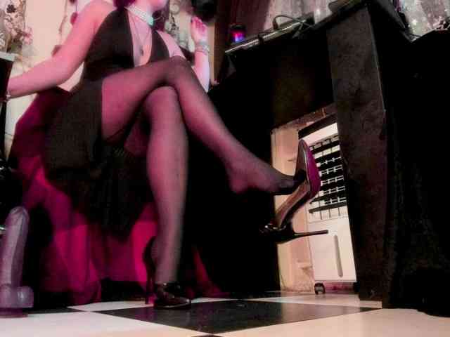 miss-asmodeus webcam