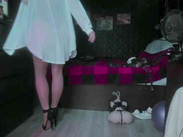 miss-asmodeus webcam