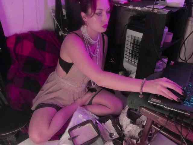 miss-asmodeus webcam