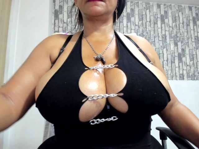 carlos-diana's BongaCams show and profile