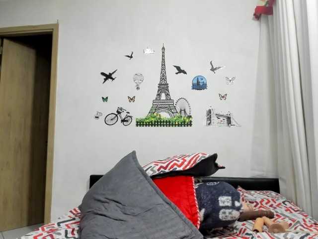 carlos-diana's BongaCams show and profile