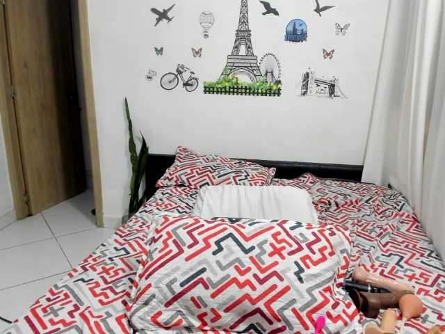 carlos-diana's BongaCams show and profile