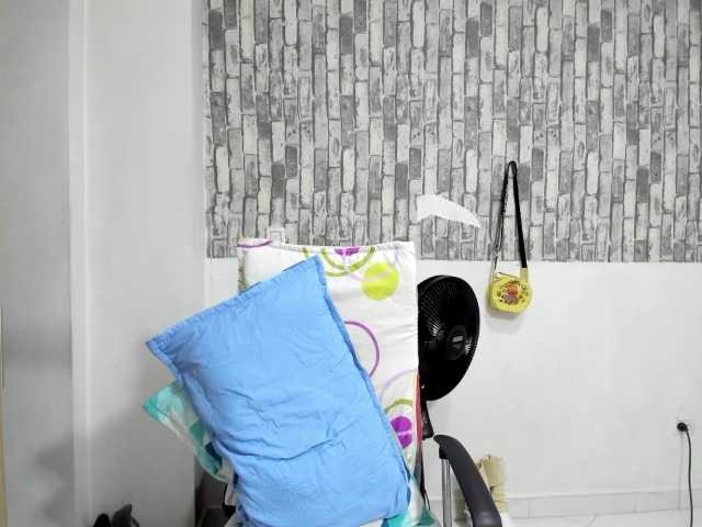 carlos-diana's BongaCams show and profile