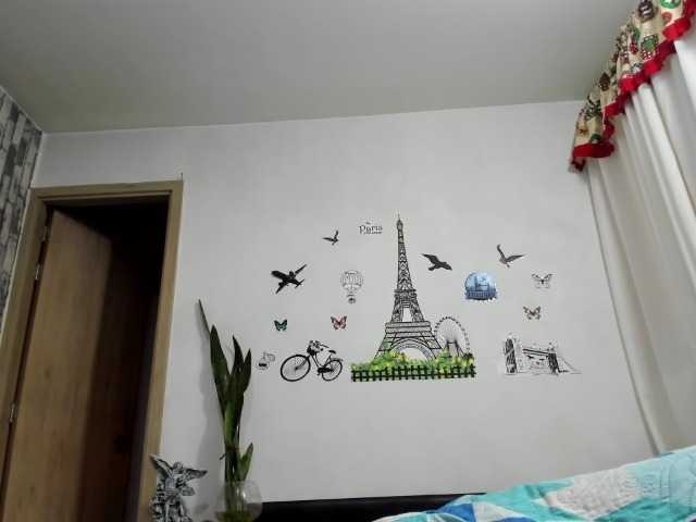 carlos-diana's BongaCams show and profile