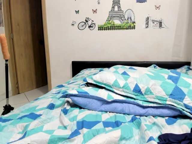 carlos-diana's BongaCams show and profile