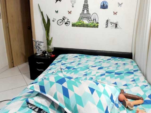 carlos-diana's BongaCams show and profile