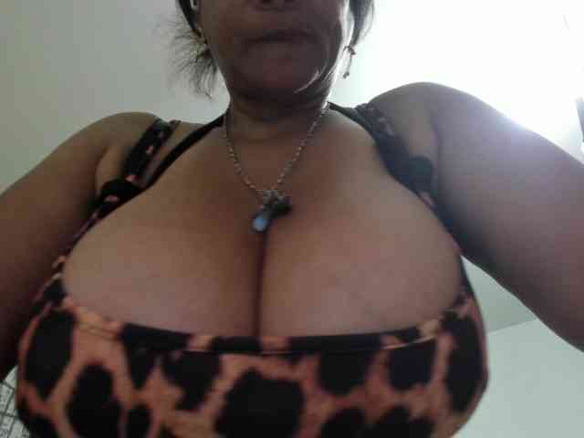 diana_coffee webcam