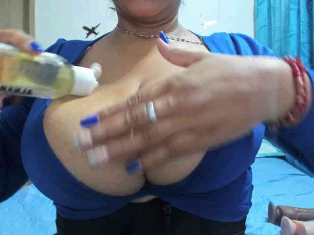 diana_coffee webcam