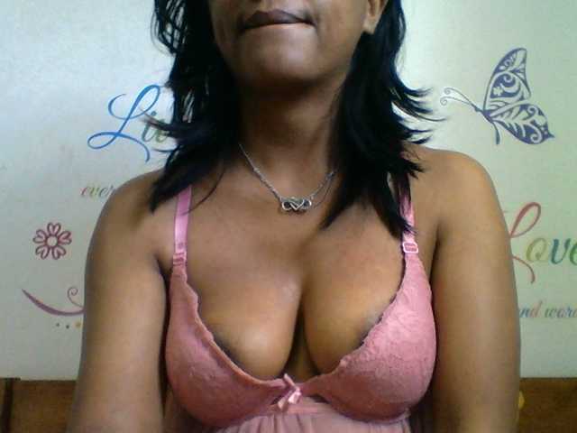 RandixoSmith's BongaCams show and profile