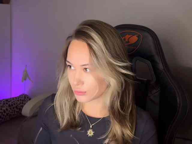 imEmiliya Live Webcam on BongaCams